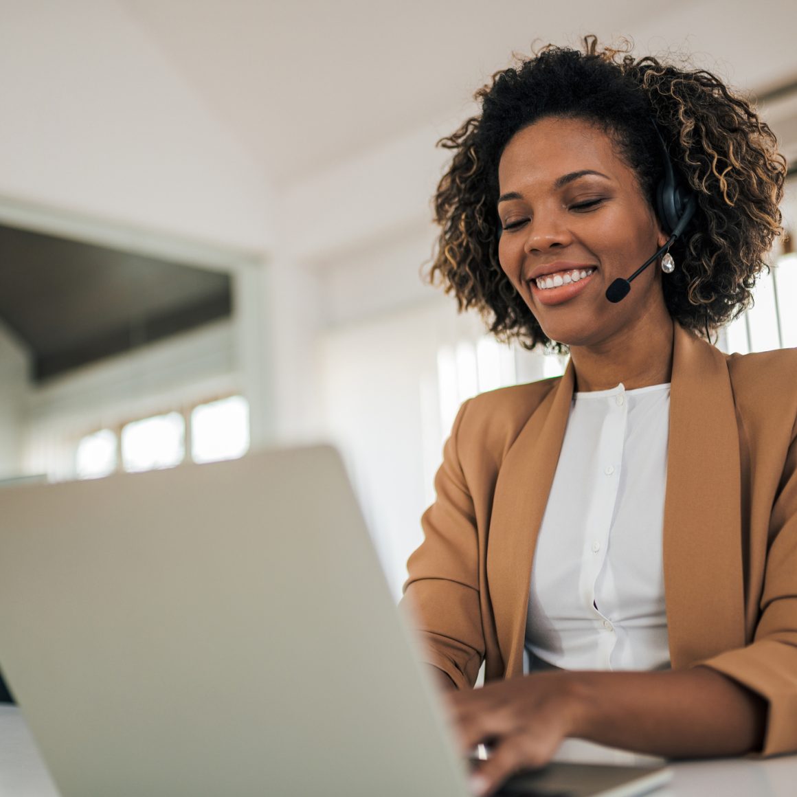 Best Customer Service Software in 2023 : Ultimate Guide to Choosing one